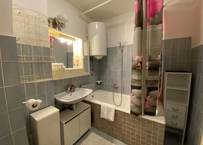 شقة Nicole زادار